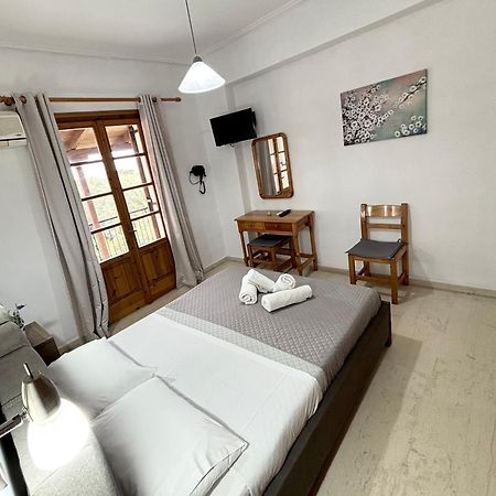 Athina Apartments Argási Eksteriør bilde