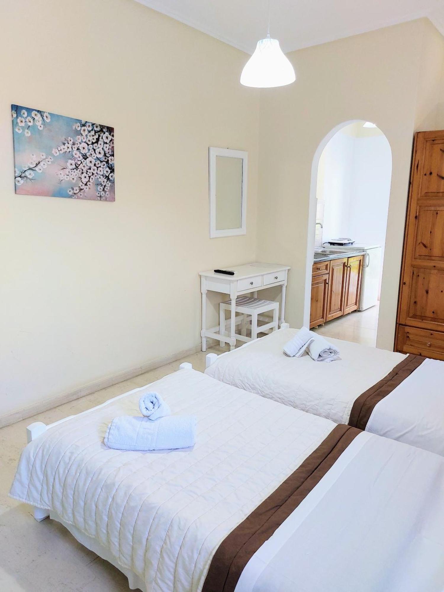 Athina Apartments Argási Eksteriør bilde