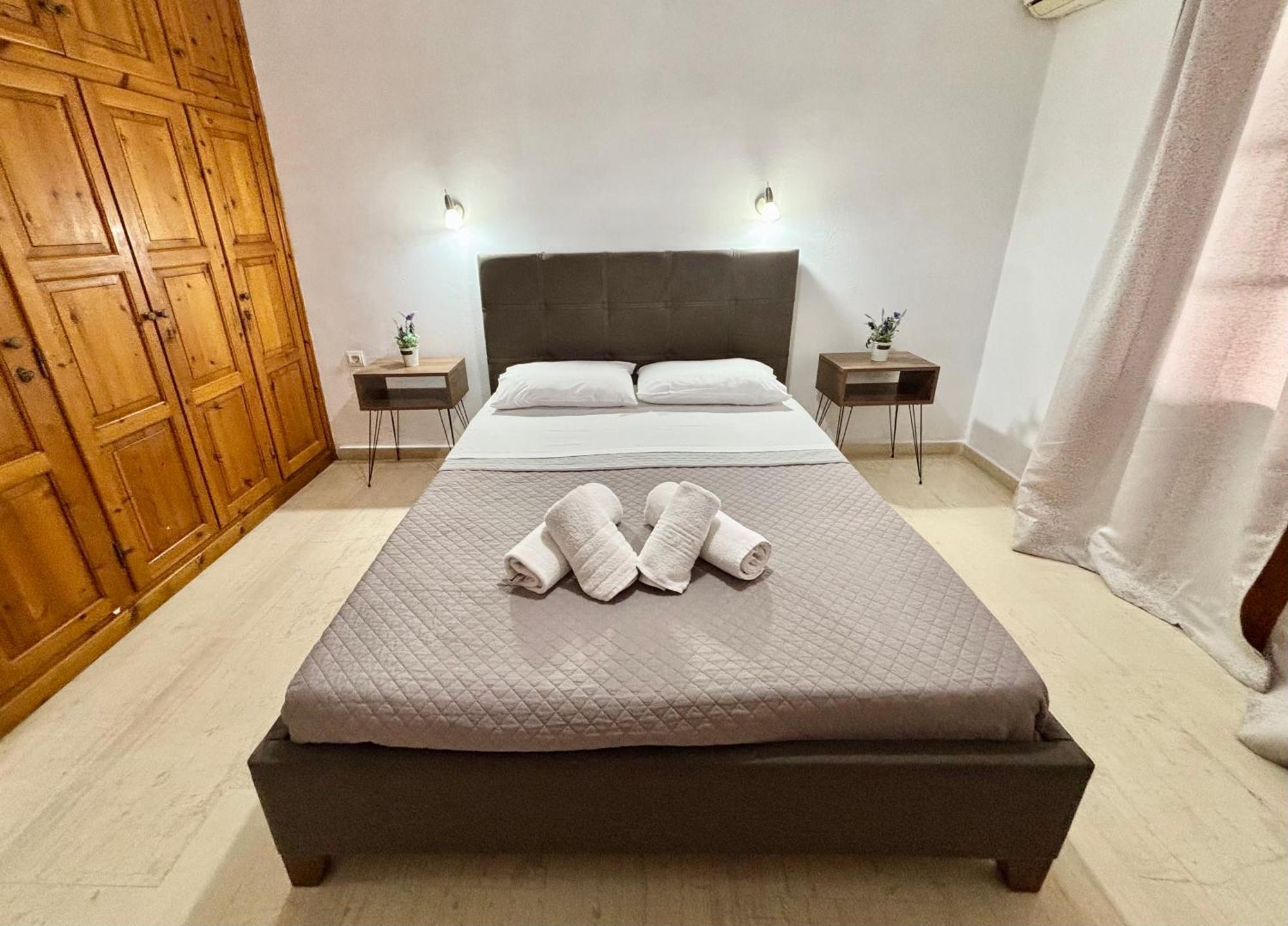 Athina Apartments Argási Eksteriør bilde