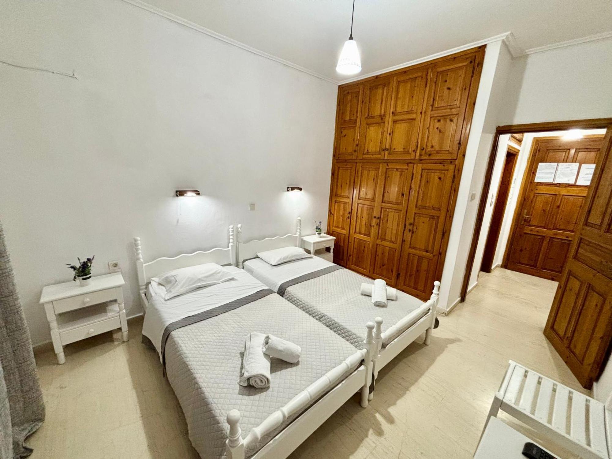 Athina Apartments Argási Eksteriør bilde