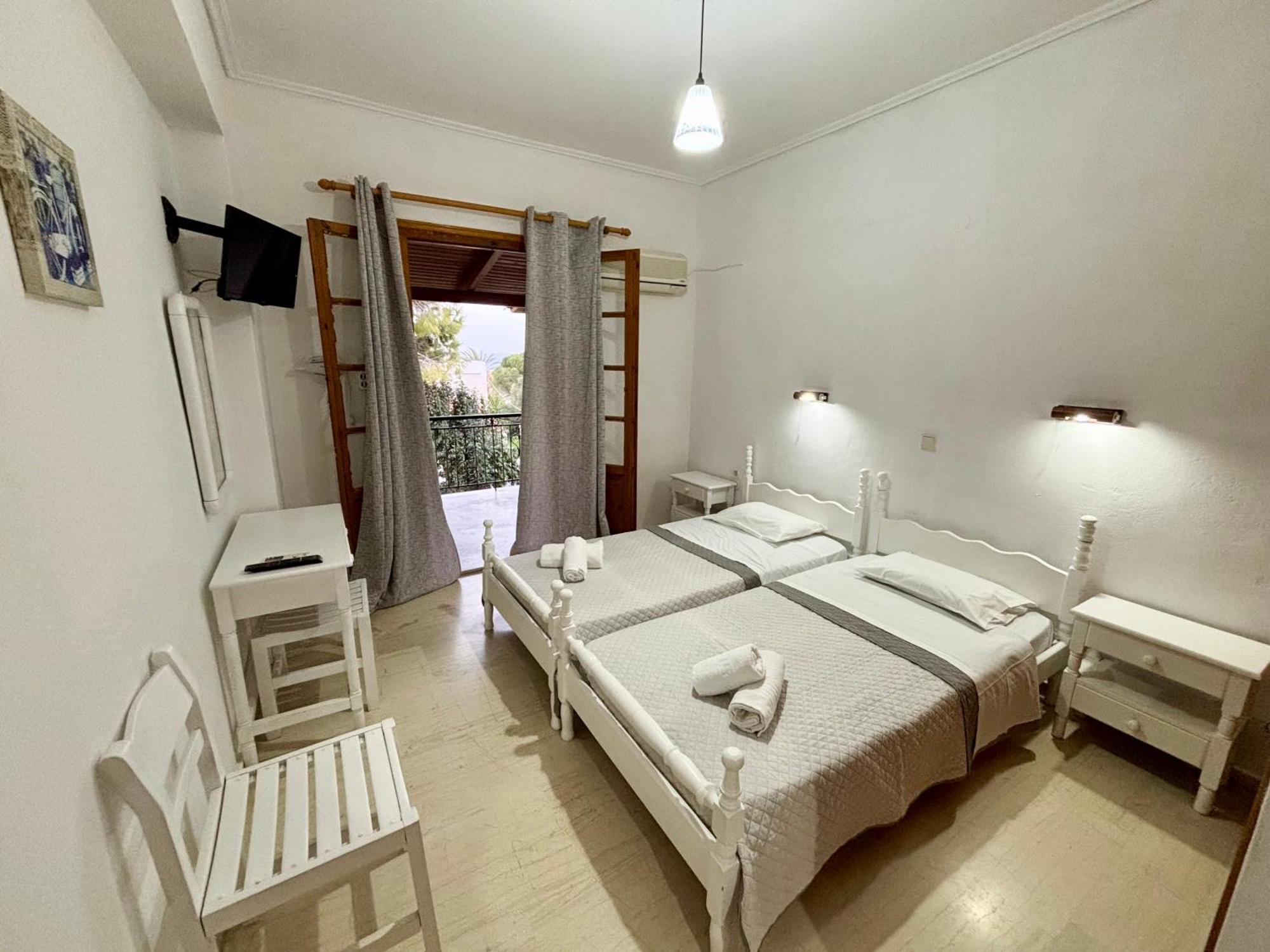 Athina Apartments Argási Eksteriør bilde