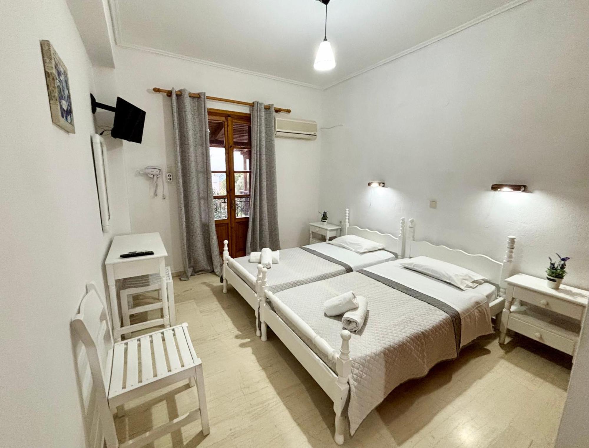 Athina Apartments Argási Eksteriør bilde