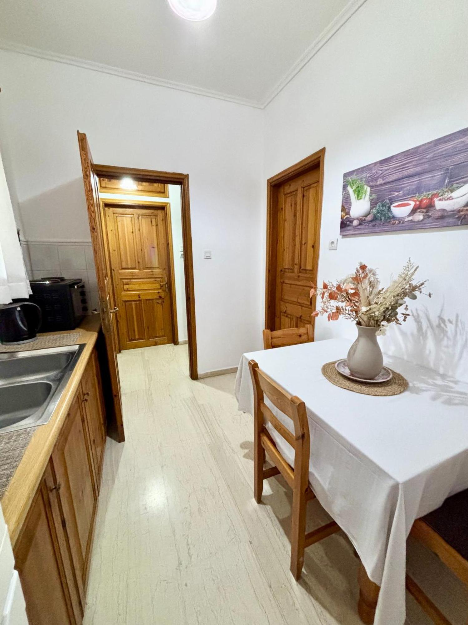 Athina Apartments Argási Eksteriør bilde