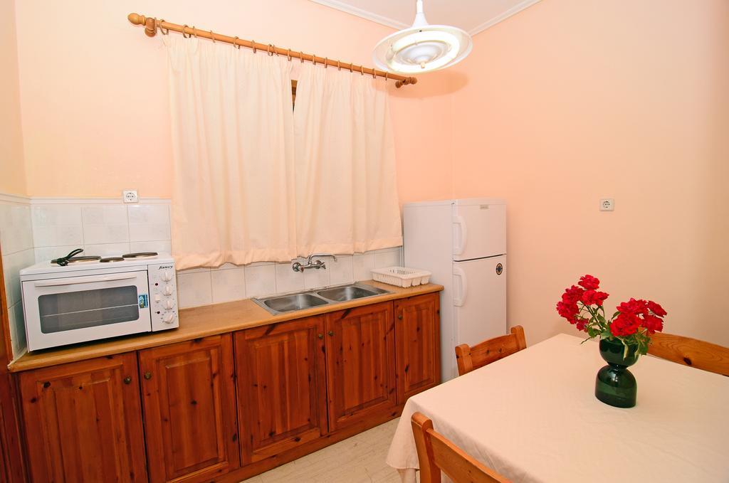 Athina Apartments Argási Eksteriør bilde
