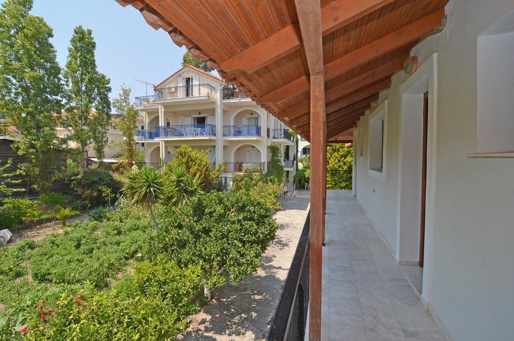 Athina Apartments Argási Eksteriør bilde