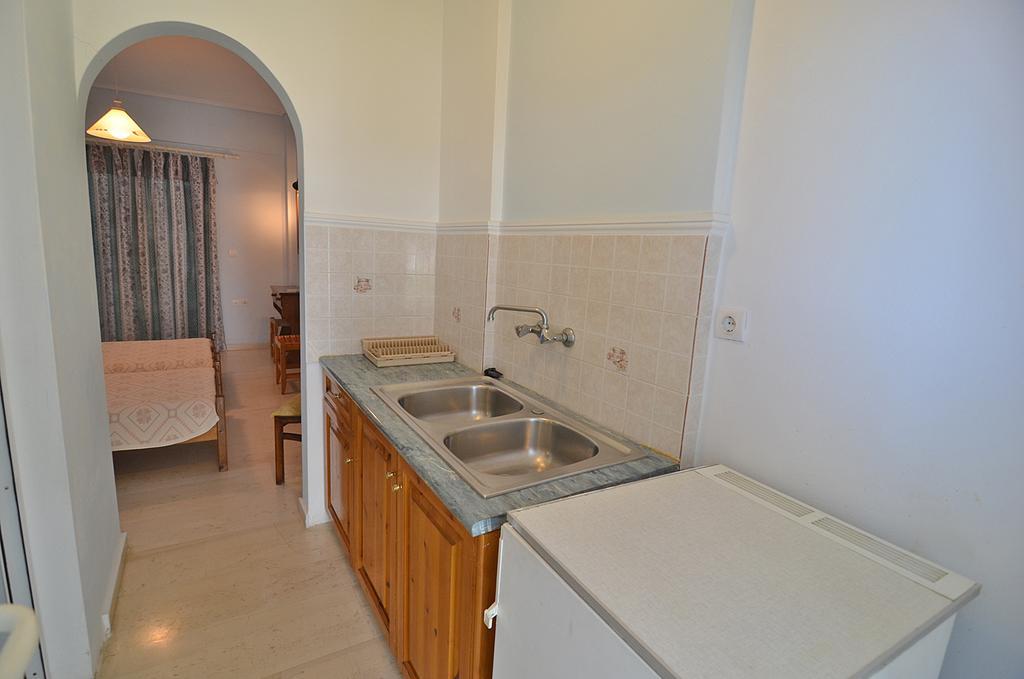 Athina Apartments Argási Eksteriør bilde